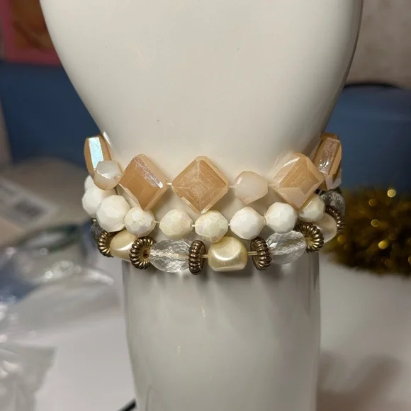 Chic Geometric Bracelet Set - Gold and Cream - Picture 3 of 3